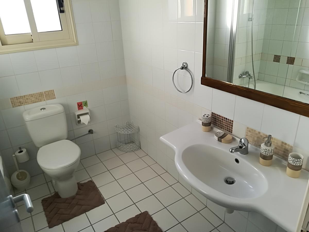Mike'S Basilica Apartment Пафос Екстериор снимка